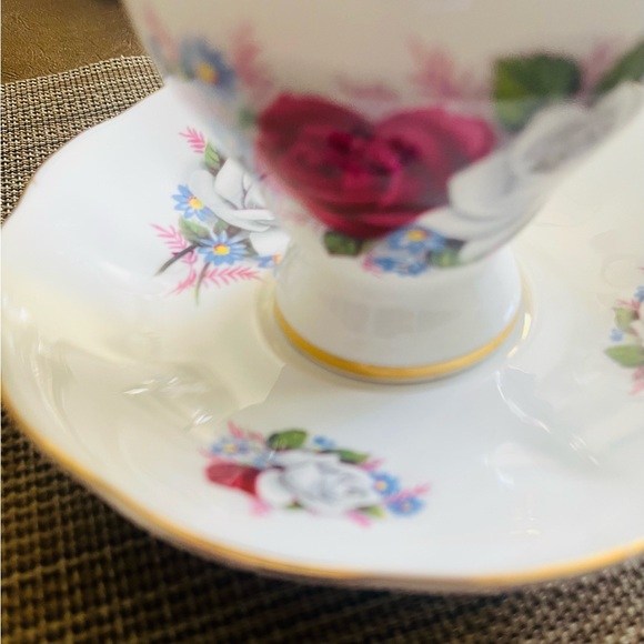 Queen Anne Duet Floral Teacup and Saucer Set - Picture 4 of 7